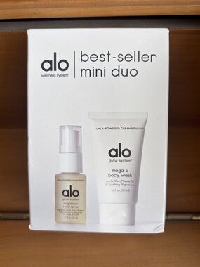 NIB Alo Mini Duo Best - Seller Travel Set